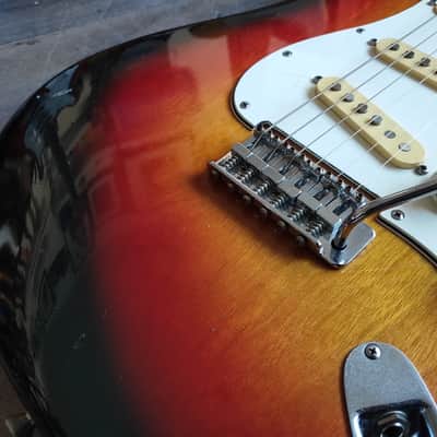 1970's Fresher Straighter FS-331 Stratocaster Sunburst (Made in