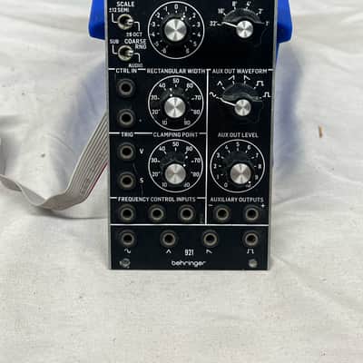 Immagine Behringer 921 Voltage Controlled Oscillator Eurorack Module - 2
