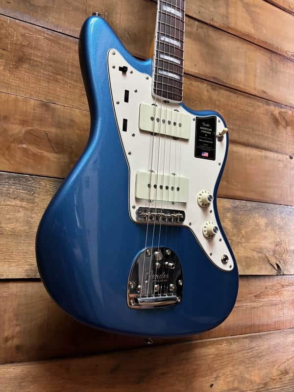 *DEMO* Fender American Vintage II 1966 Jazzmaster Lake Placid Blue w/case