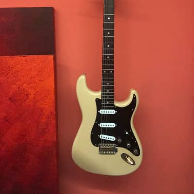 Bill Lawrence BC2E-80G Prince Madcat Masterbuilt Vintage Stratocaster Fender Beater image 2