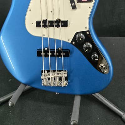 Fender American Vintage II 1966 Jazz Bass®, Rosewood Fingerboard, Lake Placid Blue image 2