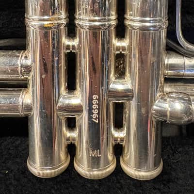 Bach Stradivarius Trumpet Model 37, Silver Finish image 4