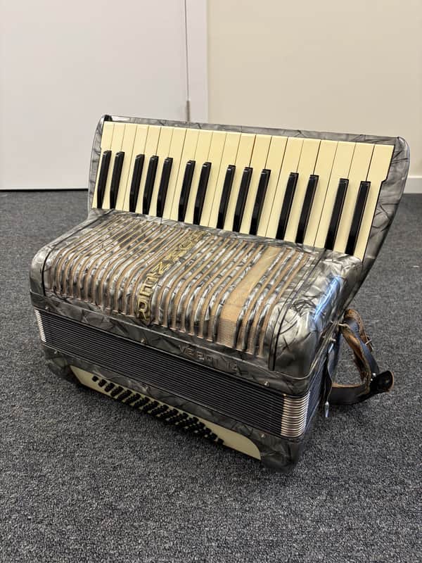 Hohner Verdi 80 Bass Accordion image 1