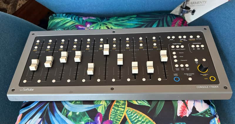 Softube Console 1 Fader 2020s - grey image 1