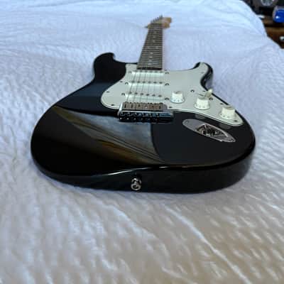 Attention Collectors! Fender “Case Queen - closet guitar” 50th anniversary Stratocaster 1996 - Black image 9