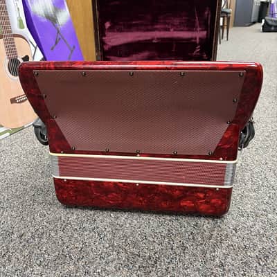 Cavalier 3 Reed Piano Accordion, Red image 9