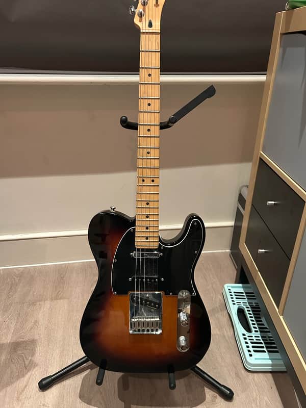 Fender Deluxe Nashville Telecaster with Maple Fretboard 2017 - 2021 - 2-Color Sunburst