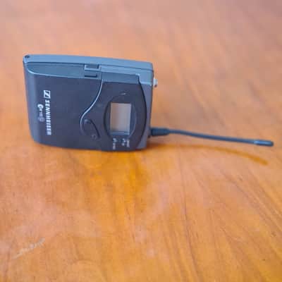 Sennheiser Sennheiser SK100 G2 Bodypack Transmitter – Professional Wireless Reliability image 6