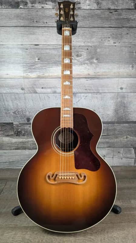 Gibson SJ-200 Studio w/Hardshell Case Walnut Burst