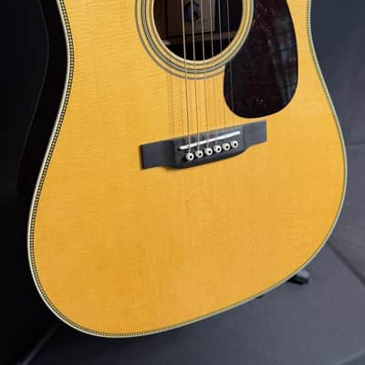 Martin D-28 Billy Strings Dreadnought Acoustic Guitar Vintage Natural Finish w/ Case image 3
