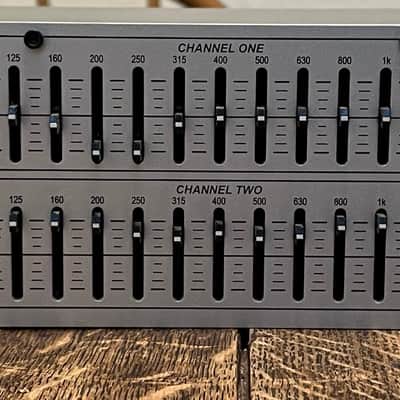 dbx 231s Dual Channel 31-Band EQ 2010s - Silver image 1