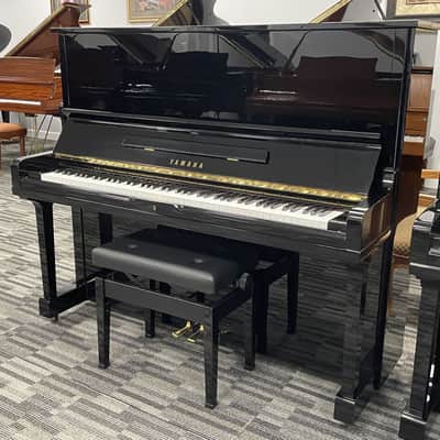Yamaha Model U30BL 52" Upright Piano 1988 - Polished Ebony image 1