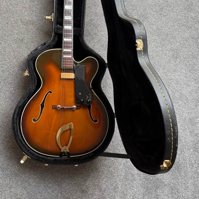 1955 – 1972 Guild A-350 Stratford Sunburst