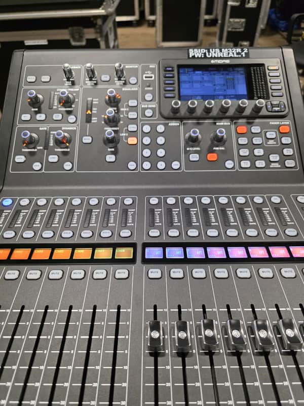 Midas M32R LIVE Digital Mixing Console With Case