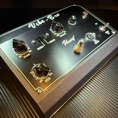 Shin-Ei Vibe Bro, Chorus/Vibrato 2010s Replica of the 60's Vintage Uni-Vibe Pedal with Shin-Ei Speed Control Pedal image 8