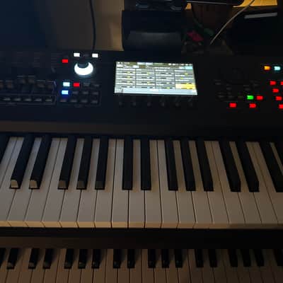 Yamaha MODX M8 88-Key 16-Voice Synthesizer 2025 - Present - Black