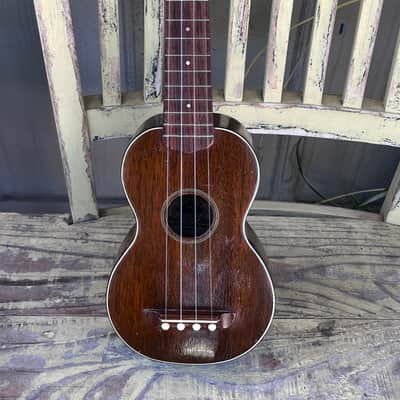 Regal / Lyon & Healy Deluxe mahogany Soprano 1920s - Vintage patina image 2