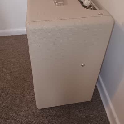 Fender Blues Junior IV FSR Limited Edition "Blonde Nubtex" 15-Watt 1x12" Guitar Combo 2024 - Blonde Nubtex +$100 spare tubes image 3