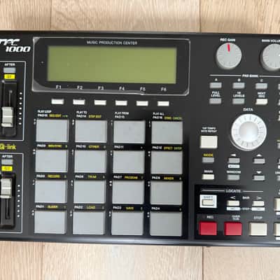 Akai MPC1000 Music Production Center 2004 - 2013 - Black image 2