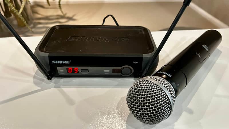 Shure PGX24/SM58 - Wireless Microphone System - H6 Band (524 - 542 MHz) image 1