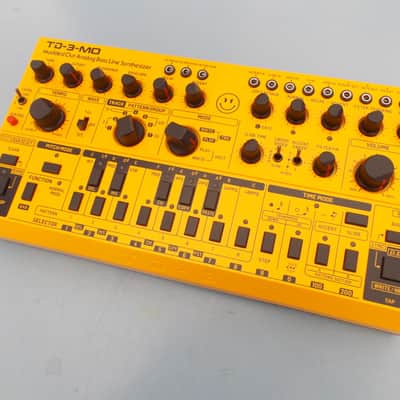 Behringer TD-3MO 2022 - Yellow near mint image 3