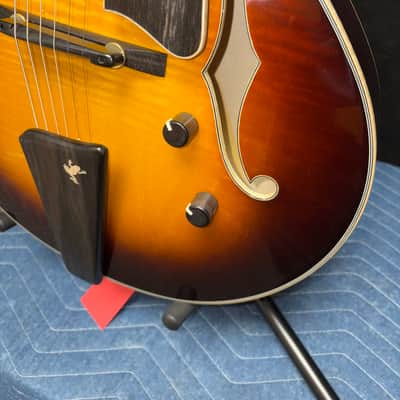 Eastman AR480CE-SB John Pisano- Present - Sunburst image 3