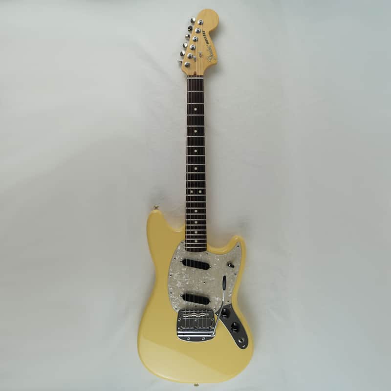 Fender American Performer Mustang - USA 2021 - Vintage White - Gigbag included