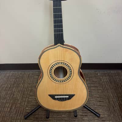 H. Jimenez Vihuela LV2 w/ Padded Gig Bag image 6