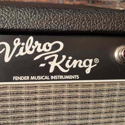Fender Vibro-King Custom 60-Watt 3x10" Guitar Combo w/ Footswitch image 5