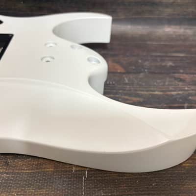2016 Ibanez Prestige RG2570MZA Body White Pearl Metallic Made in Japan image 17