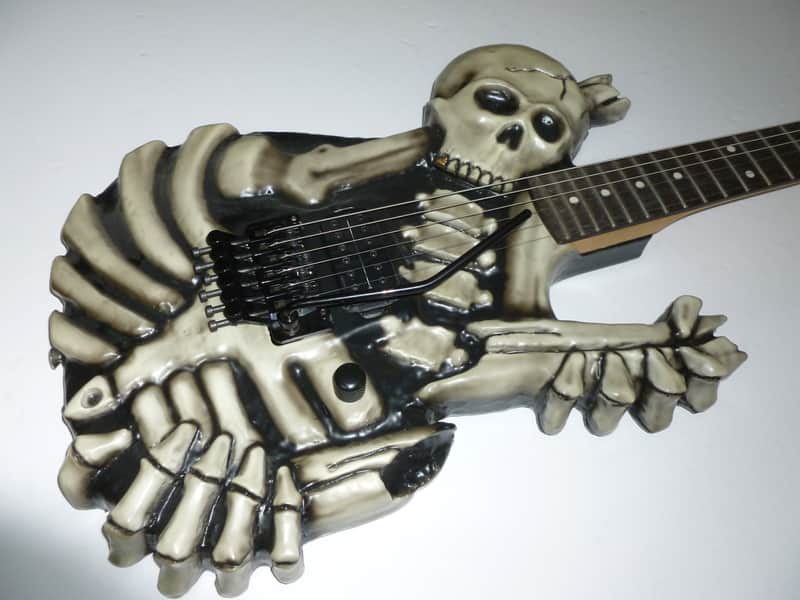 J.Frog George Lynch Shull & Bones Black / White image 1