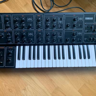 Yamaha CS-15 Duophonic Synthesizer 1978 - 1982 - Black