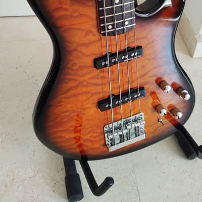 Fender Jazz Bass Deluxe Series 24 Fret MIK Korea Cherry Sunburst, Quilted Maple top.   90's Sunburst image 2