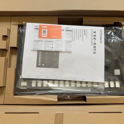 Roland TR-8S AIRA Rhythm Performer with Sample Playback 2018 - Present - Black image 3