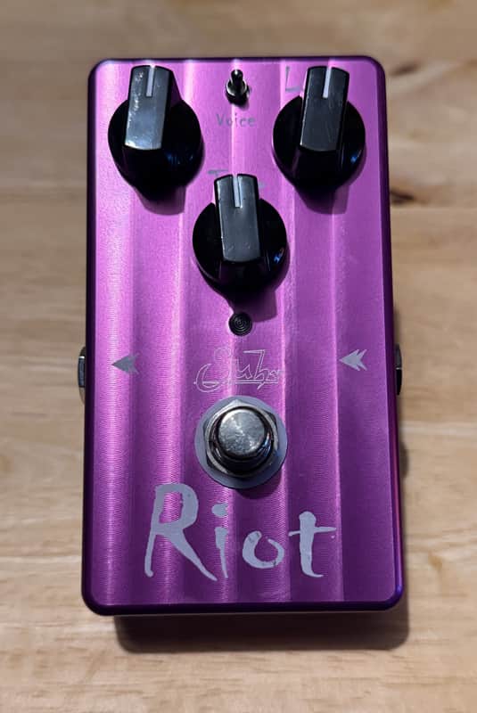 Suhr Riot