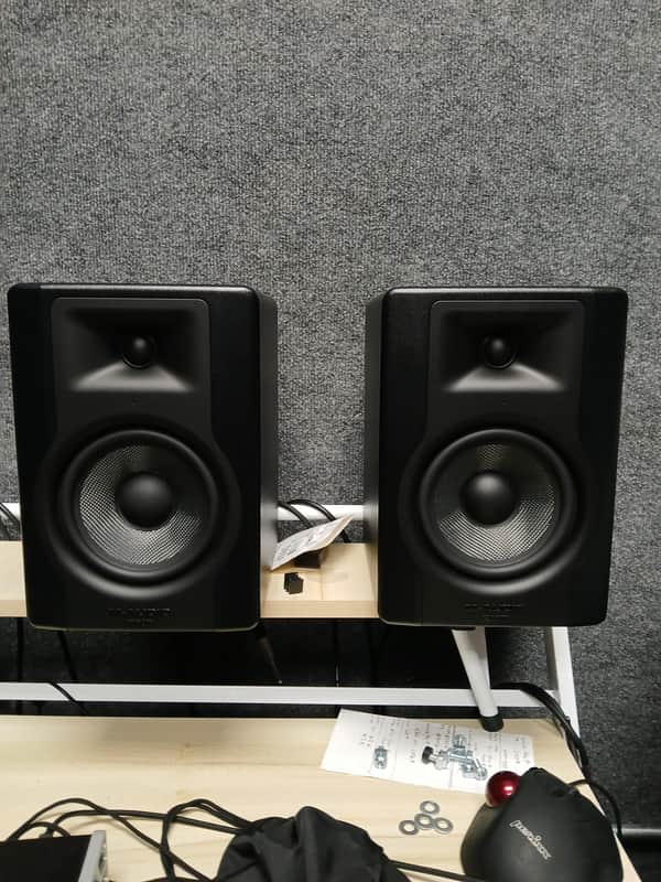 M-Audio BX5D3 5 inch Powered Studio Monitor Speaker BX5 D3 image 1