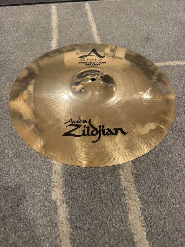Zildjian 16” A Custom Crash image 1