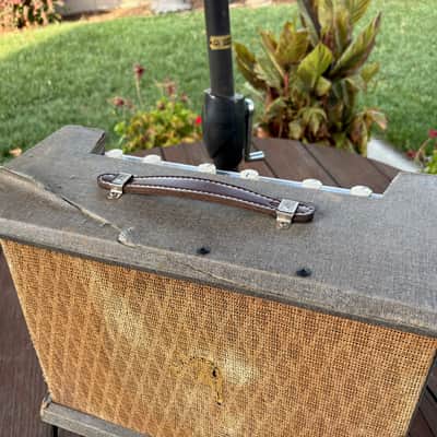 Silvertone Model 1432 10-Watt 1x12 Guitar Combo 1960s - Gray with White Grille image 13