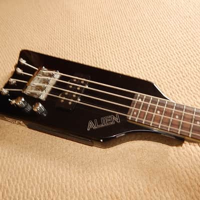 Hondo Alien Bass Headless Kramer Duke Black Sparkle image 2