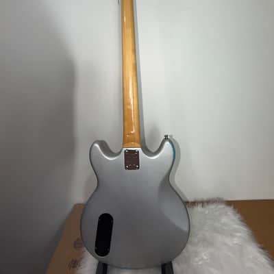 Vantage VS600B Witch Bass 1981 - Silver ( re-painted ) image 5