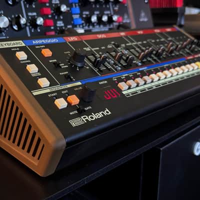 Roland Boutique Series stand // JU-06a, SH-01a, TR-08, TB03 image 5