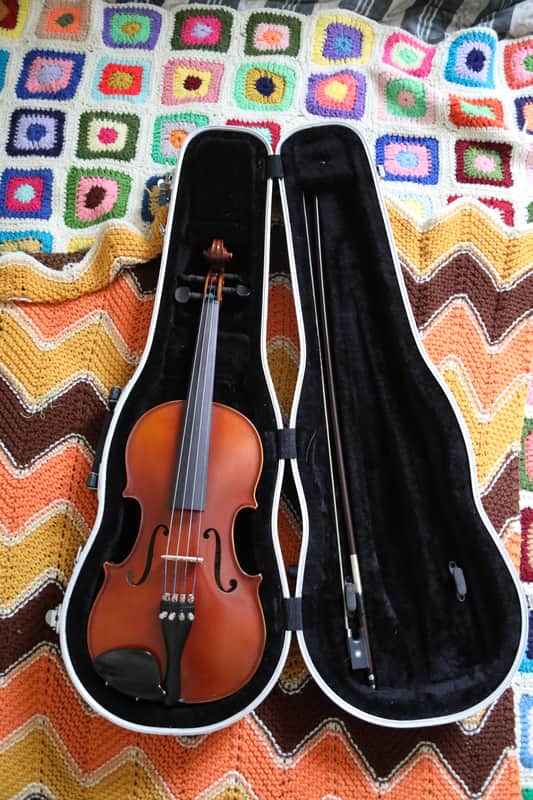 Glaesel Violin from Germany circa 2005 - Comes with Bow and Case image 1