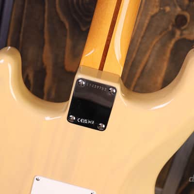 Fender American Vintage II '57 Stratocaster Vintage Blonde image 11