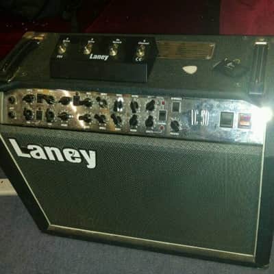 【引き取り限定】イギリス製　真空管ギターアンプ　レイニー　LANEY VC50 212 MADE IN UK VC50 - Laney VC50 - Audiofanzine