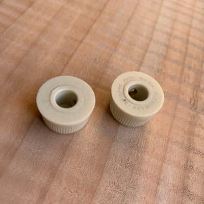 Pair of 11/16" vintage Daka-Ware knobs 1960s-1970s ivory cream colored - Fits Kay Harmony Silvertone image 3