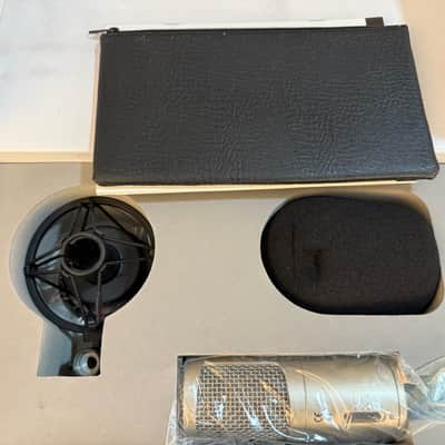 Studio Projects B3 Large Diaphragm Multi-Pattern Microphone 2010s - Silver image 2