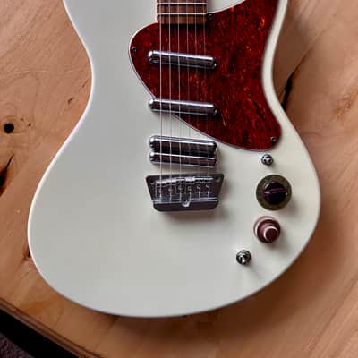 Danelectro Danelectro Mod 6 HSS Made in Korea Rare an in even more rare white 2000ish era 2000ish - White/brown image 2