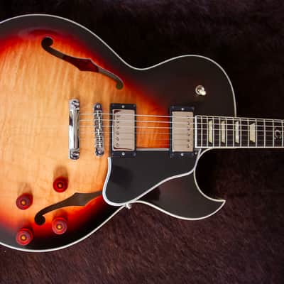 Gibson ES-137 Classic 2011 - Tri-Burst image 2