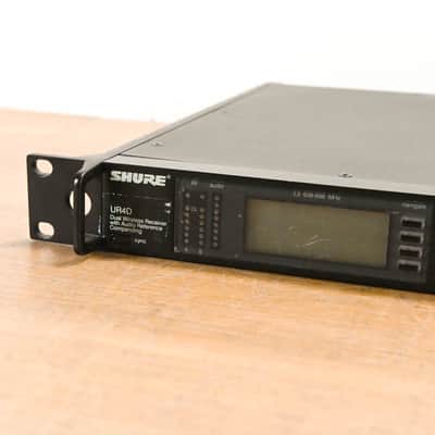 Shure UR4D Wireless Receiver w/ two UR2/SM58 Handheld Mics - L3 Band CG0128P image 4
