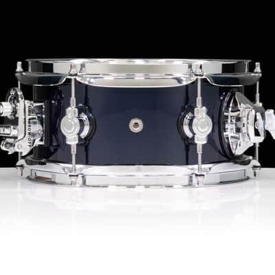 DWe 5x10 Midnight Blue Metallic Snare Drum Bundle (Drum, Hub and Software) image 7